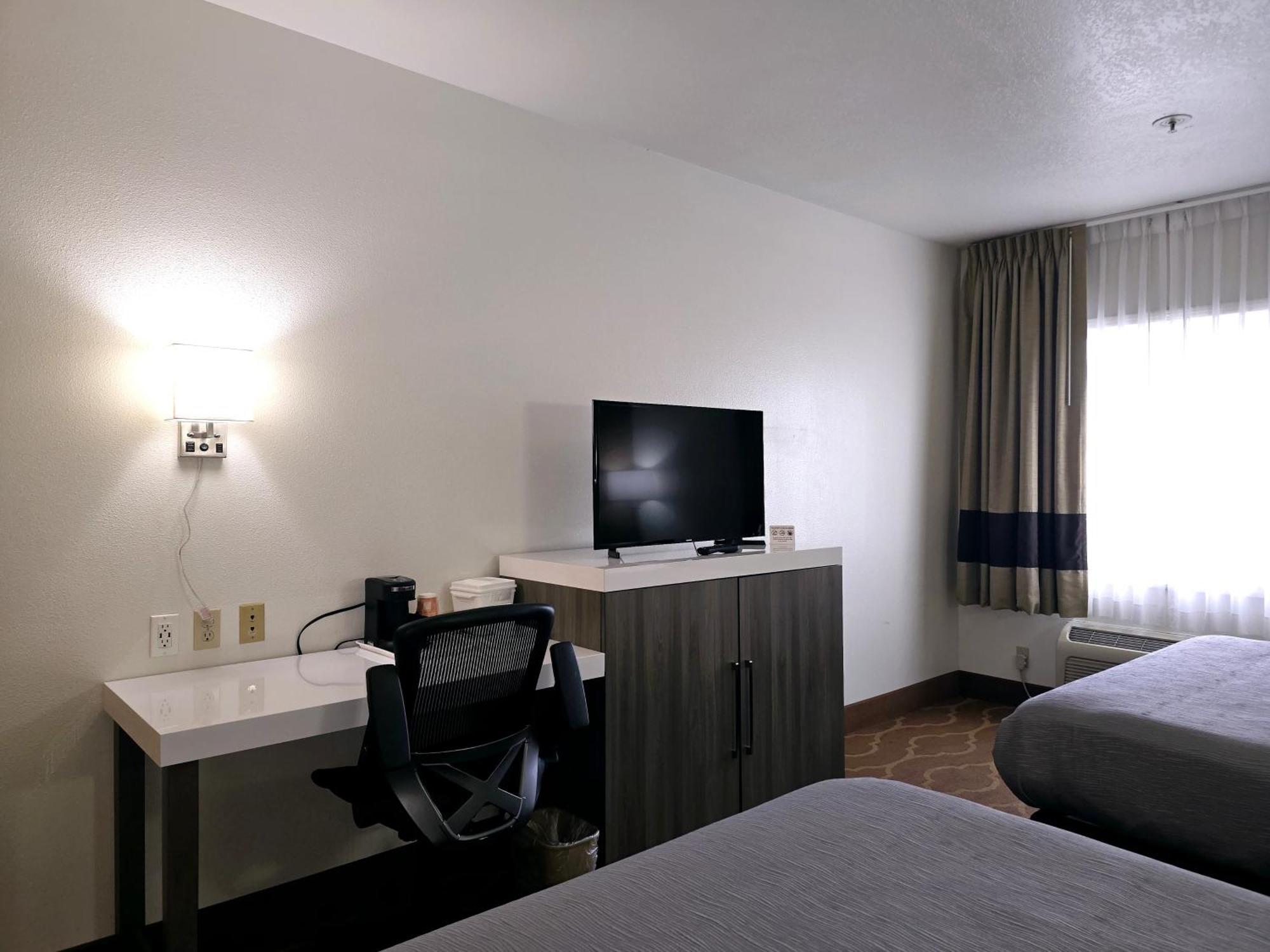 Quality Inn & Suites Longview Kelso Экстерьер фото